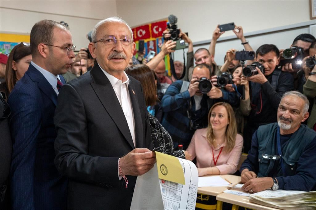 Kemal Kilicdaroglu, il candidato alle presidenziali che il 28 maggio sfiderà al ballottaggio il presidente uscente Erdogan