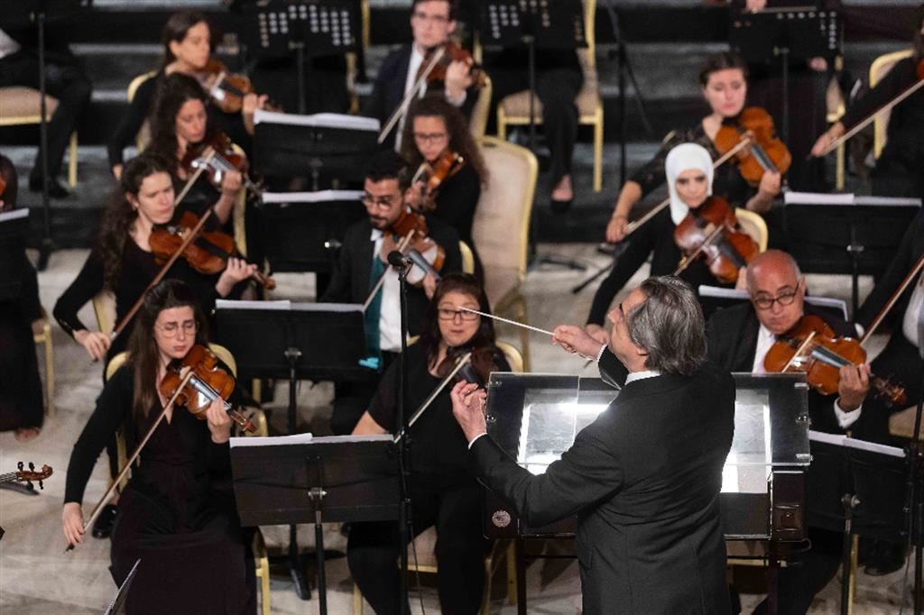 Riccardo Muti durante il concerto in Giordania