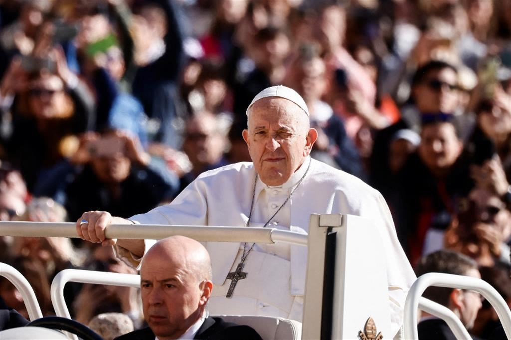 Il Papa: fuggiamo dalla vanità, essere cristiani è ascolto e servizio