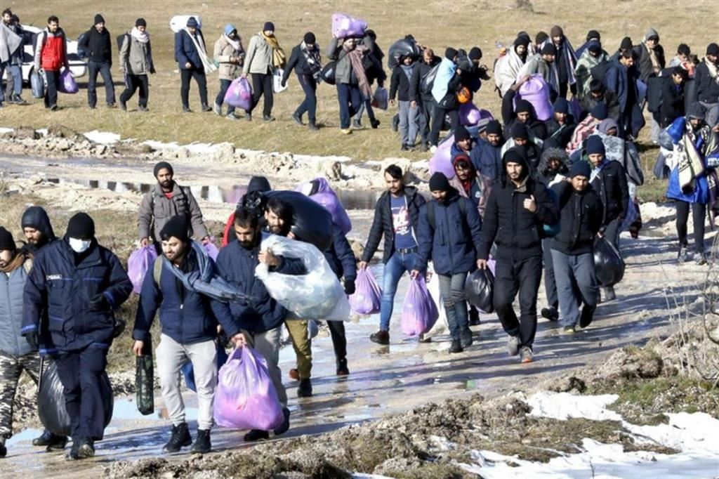 Migranti in cammino sulla rotta balcanica:l’Italia è spesso una tappa verso il centro Europa