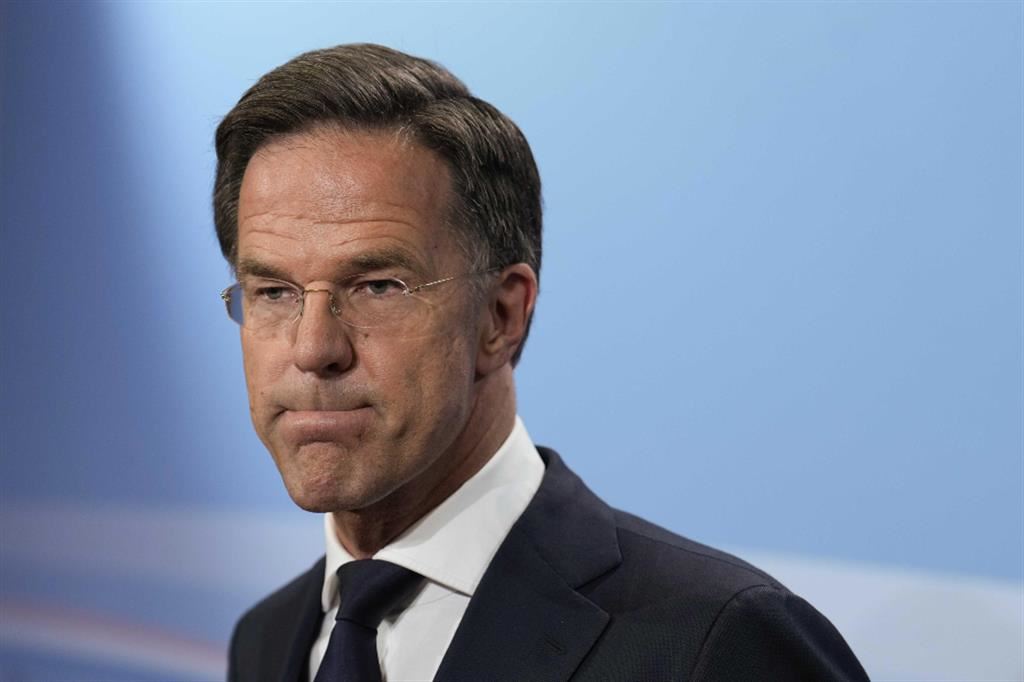 L’esecutivo dei Paesi Bassi guidato da Mark Rutte, il quarto con lo stesso primo ministro, è caduto ieri sul tentativo di approvare alcune misure sulle migrazioni