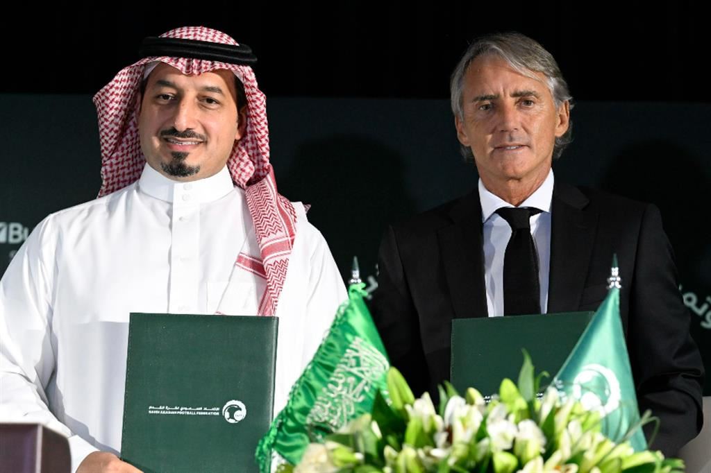La prima conferenza stampa di Roberto Mancini in Arabia
