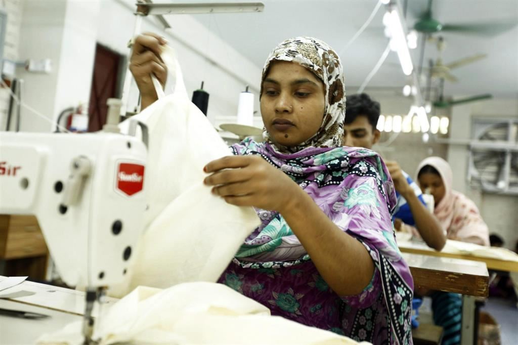 L’industria tessile del Bangladesh ha compiuto molti passi avanti in termini di tutela dei diritti dei lavoratori
