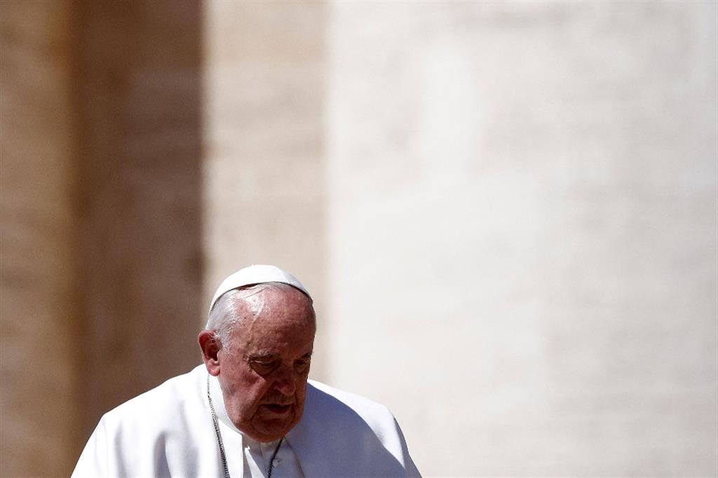 Papa Francesco è pronto a partire per l'Ungheria. Viaggio apostolico nel cuore dell'Europa «sulla quale continuano ad abbattersi gelidi venti di guerra, mentre gli spostamenti di tante persone pongono all’ordine del giorno questioni umanitarie urgenti»