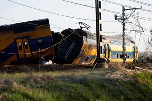 Olanda, treno ad alta velocità deraglia: un morto e 30 feriti