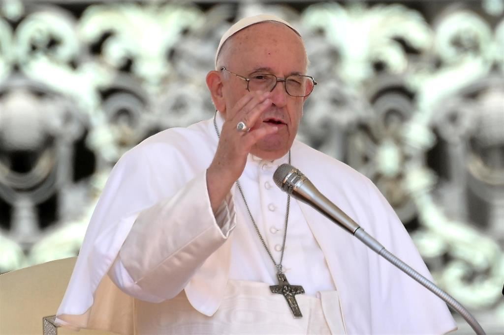 Il dolore del Papa per l'ultima strage di migranti: prevenire simili tragedie