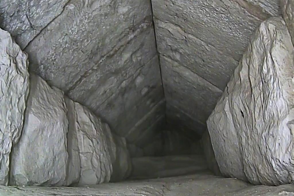 Il corridoio nella piramide di Cheope che potrebbe condurre alla camera funeraria del faraone