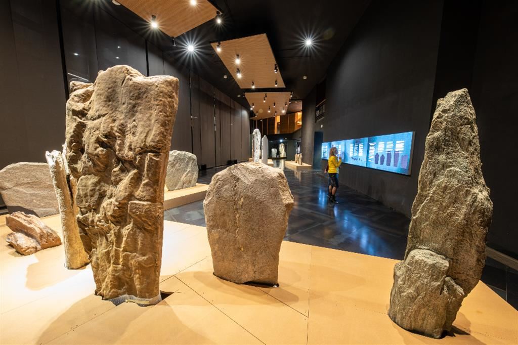 Una sala del museo megalitico di Aosta
