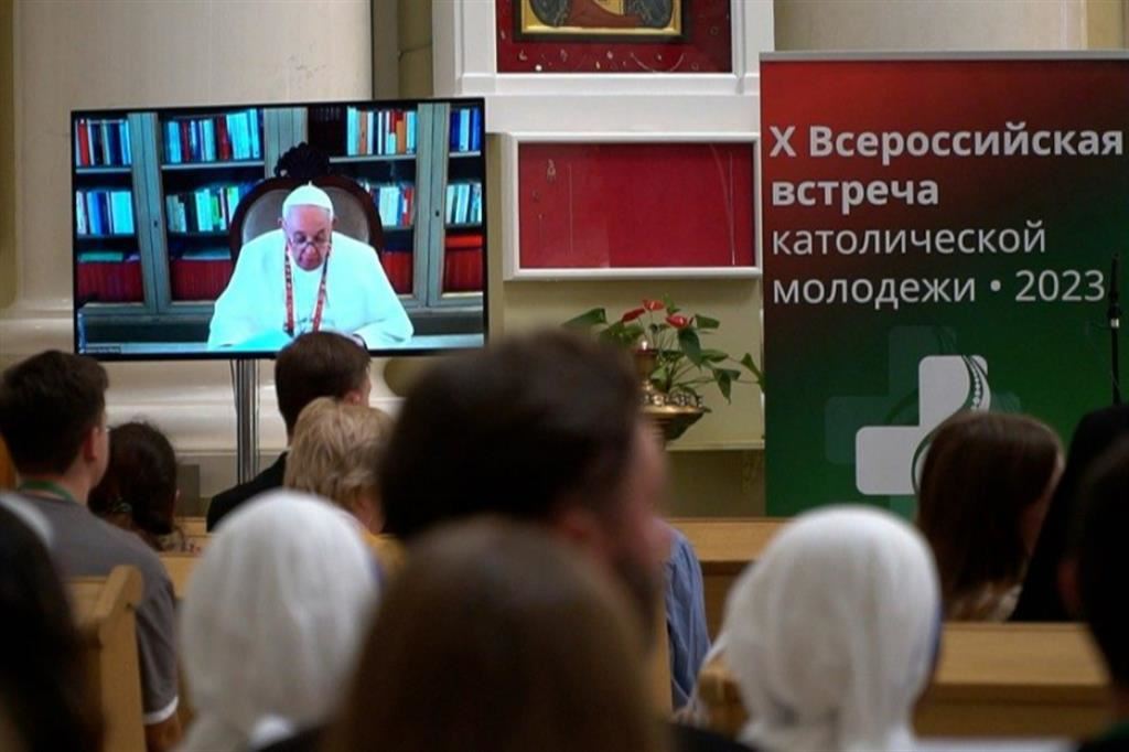 Il Papa durante il suo collegamento con i giovani russi