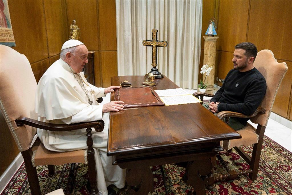 Papa Francesco con il presidente ucraino Zelensky