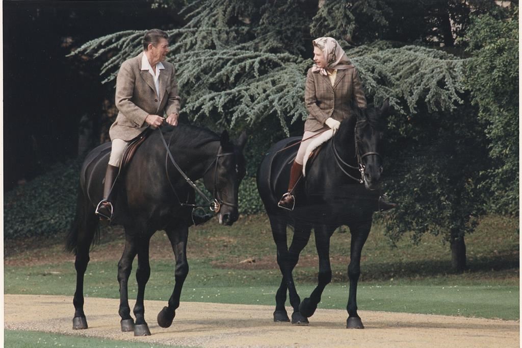 Ronald Reagan con la regina Elisabetta