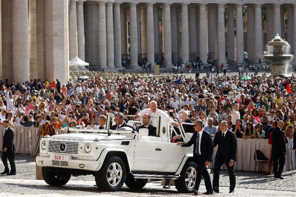 L'auspicio del Papa: «Suscitare propositi di pace in tutti, anche in coloro che hanno responsabilità politiche»