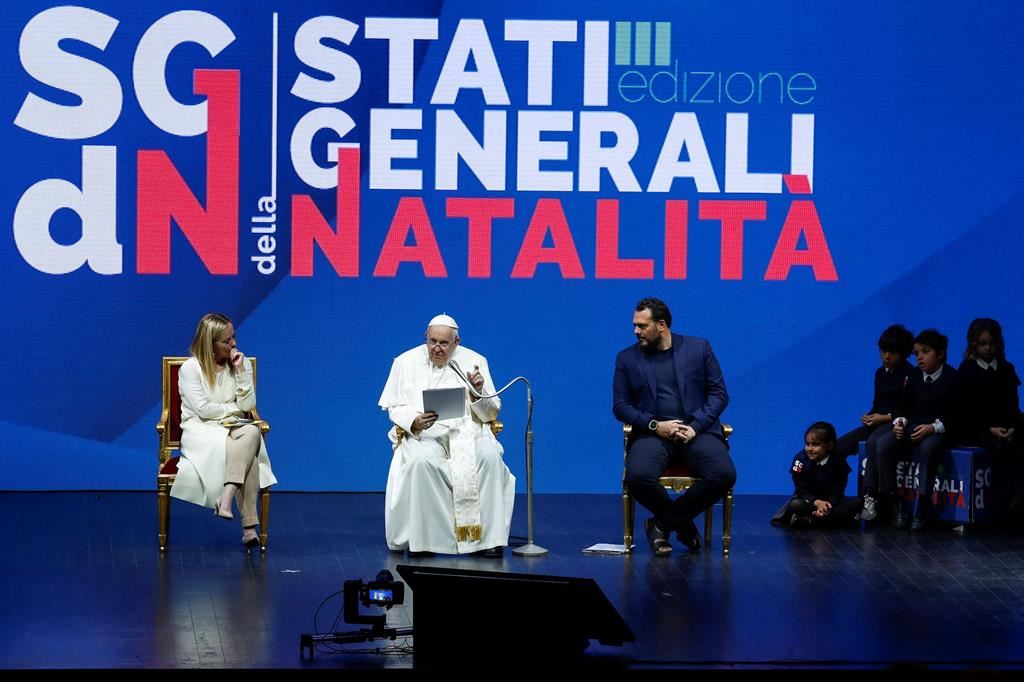 Il Papa sul palco con Meloni e De Palo