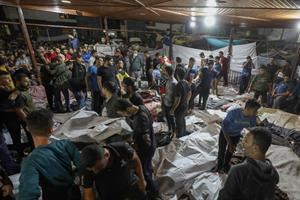 Strage in un ospedale a Gaza. Scambio di accuse tra Hamas e Israele