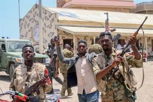 Sudan, 180 morti negli scontri. Traffici d'oro e "padrini", la mano di Mosca