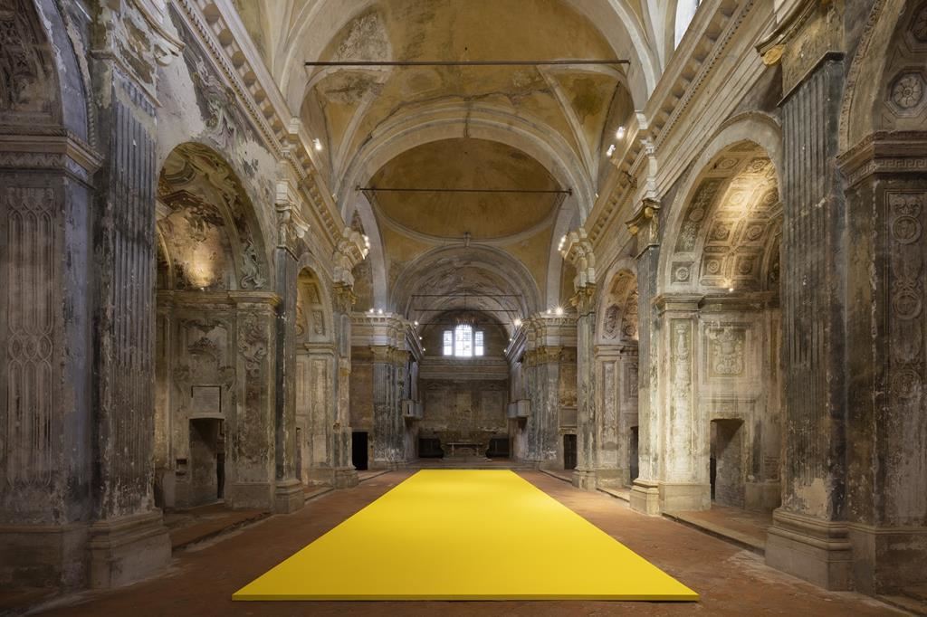 Olivier Mosset, "San Carlo PG" 2023, presso la Chiesa di San Carlo. L'installazione, realizzata in collaborazione con la Diocesi in occasione della Cremona Art Week, sarà visitabile fino alla fine di luglio