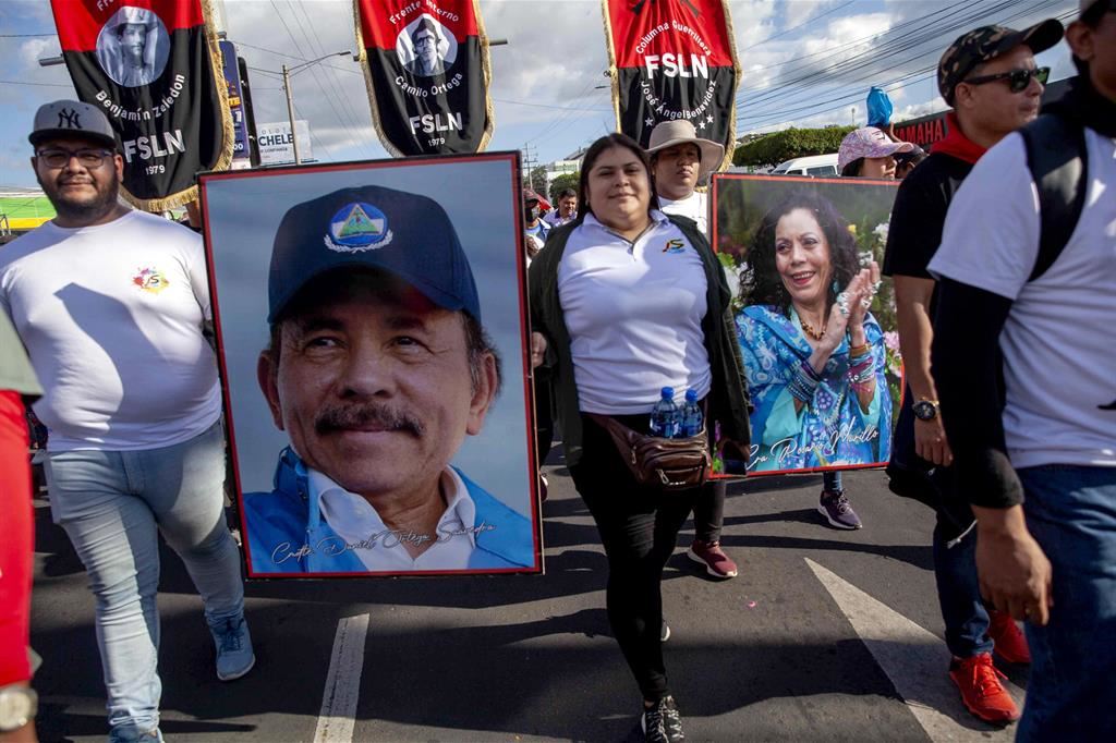 Manifestazione dei sostenitori di Daniel Ortega e Rosario Murillo