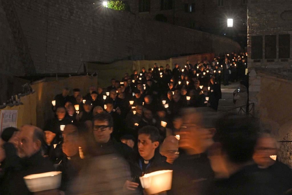 La fiaccolata per la pace ad Assisi