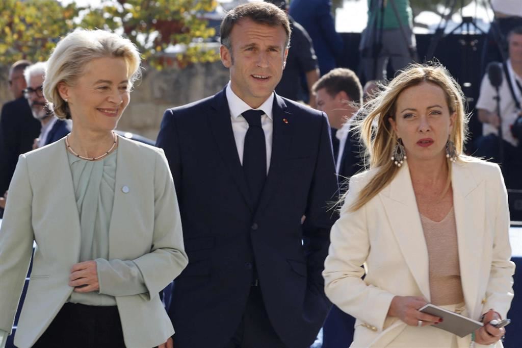 Da sinistra: Von der Leyen, Macron, Meloni