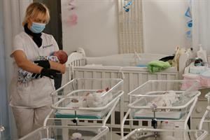 «La maternità surrogata reato anche all’estero»