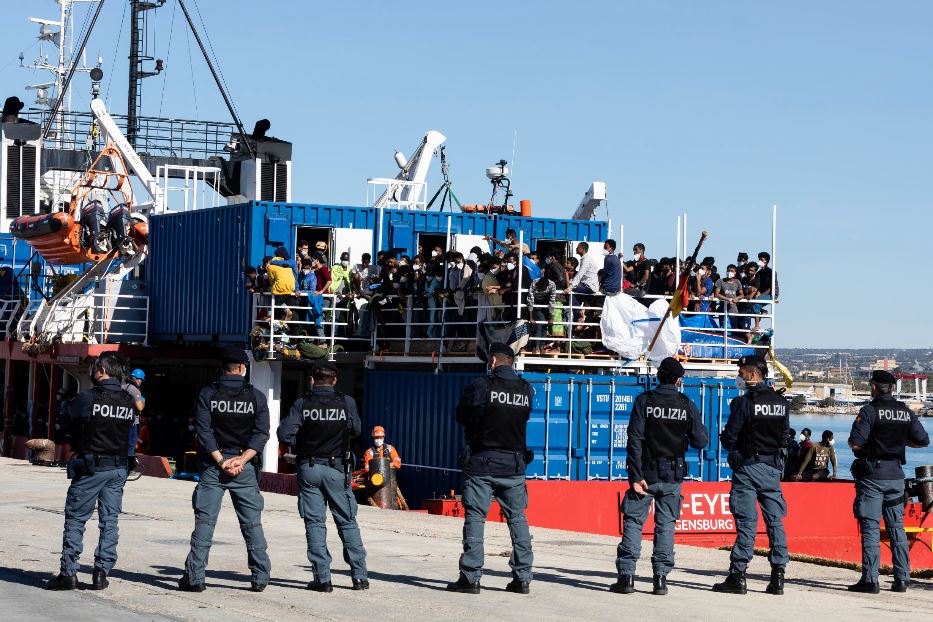 Migranti, la delega all’Albania certifica il no all’accoglienza