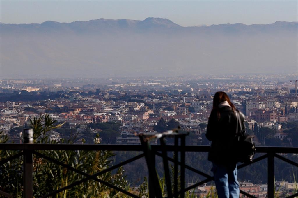 La cappa di smog sopra Roma