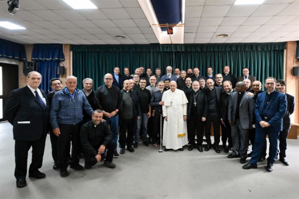 Il Papa assieme ai parroci di Roma Nord