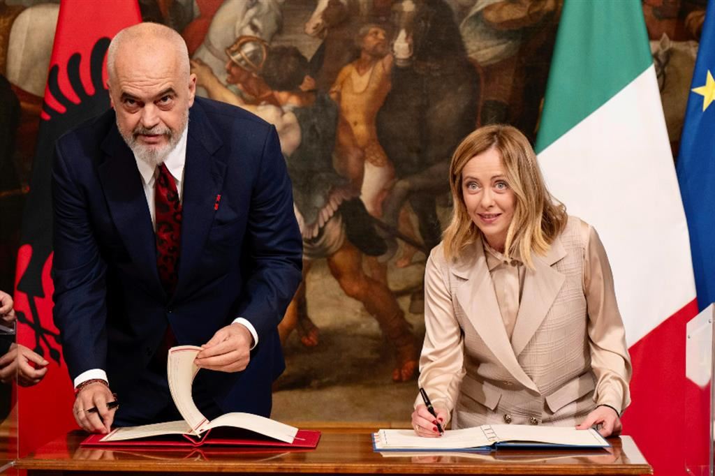 La presidente del Consiglio Giorgia Meloni con il premier albanese Edi Rama a Palazzo Chigi