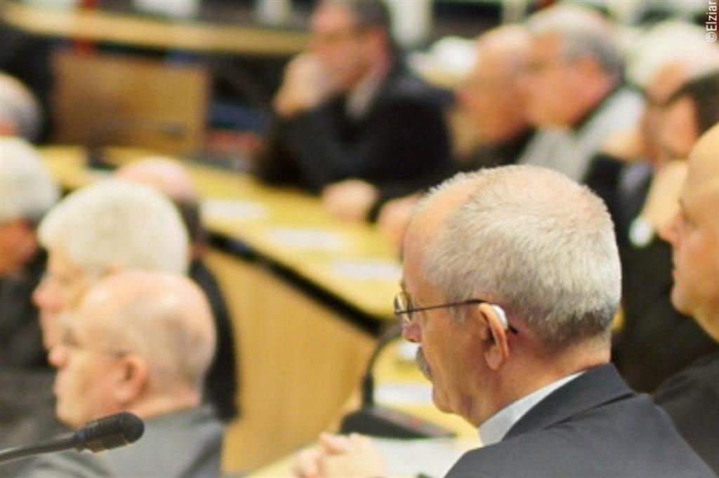 Uno scorcio dell'assemblea dei vescovi francesi riuniti a Lourdes