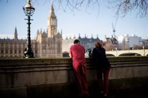 Londra bandisce i bloccanti della pubertà: «Decisione storica»