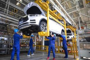I grandi marchi dell'auto divisi sulla stretta europea all'import cinese