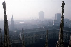 Milano, la “lite” sui dati. Scattano le misure antismog in Lombardia