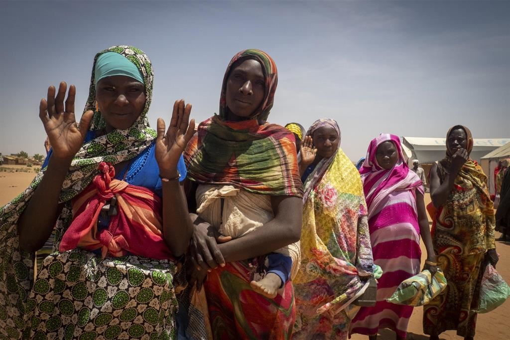 Un gruppo di donne rifugiate nel campo di Adré, in Ciad