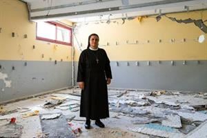 A Gaza, nella scuola distrutta di suor Nabila: «Qui si muore di fame»
