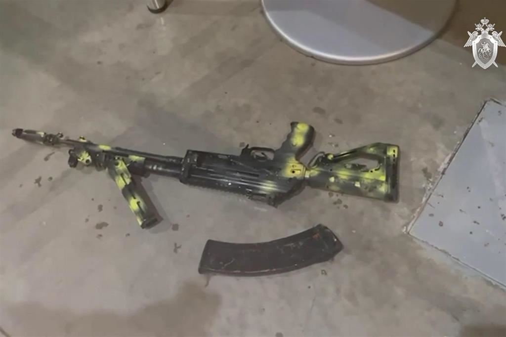 Una immagine di un'arma usata dai terroristi, fornita dalle autorità russe
