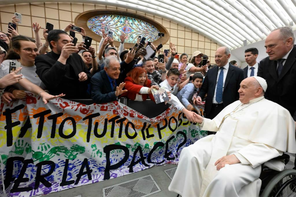 Il Papa all'udienza generale in Aula Paolo VI, mercoledì 1 maggio 2024