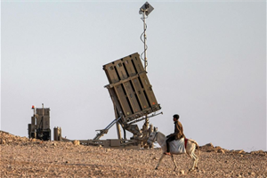 Israele attacca l’Iran. Operazione lampo nella notte contro una base aerea 