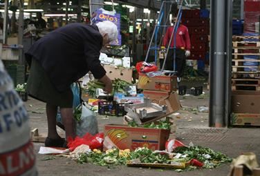 Meno italiani a rischio povertà, ma quella estrema non concede tregue