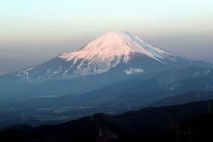 Troppi turisti, una barriera ostruirà la vista sul Monte Fuji