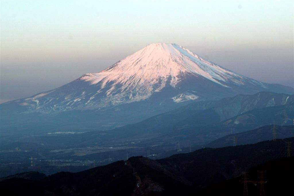 Il Monte Fuji all'alba