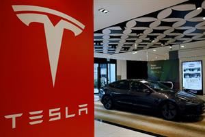 Perché Elon Musk vuole licenziare 14mila dipendenti di Tesla