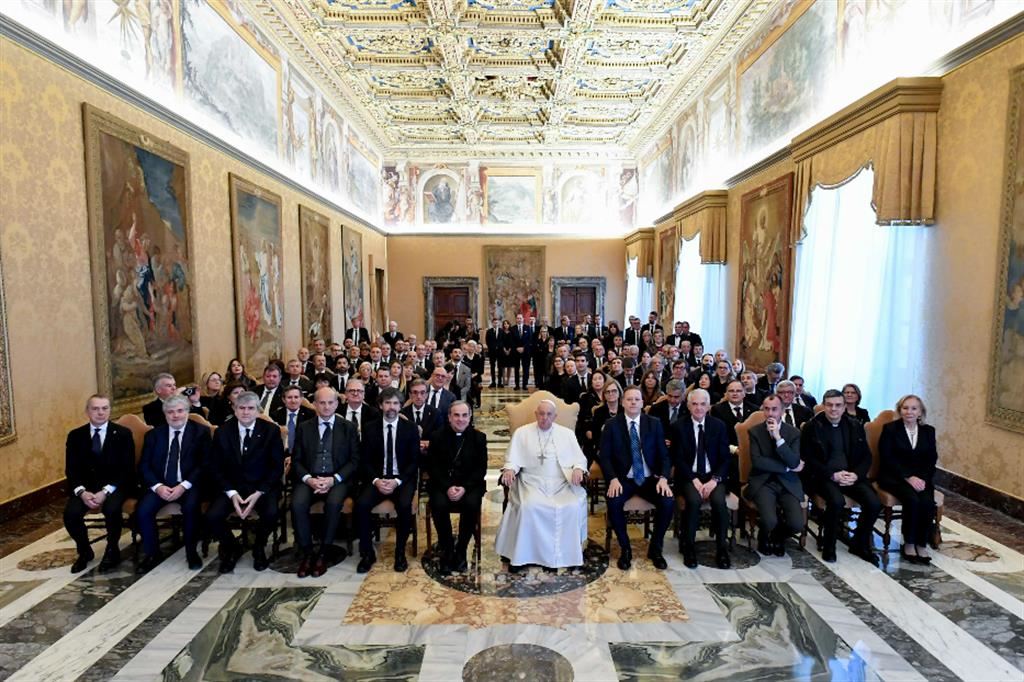 Il Papa nell’udienza con i partecipanti al convegno “L’economia di Francesco e il mondo del vino italiano”.