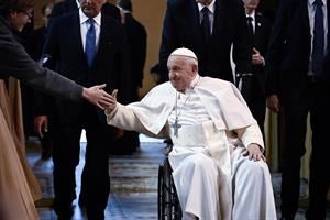 Il Papa: «Non accada più che non siano ascoltate le vittime»