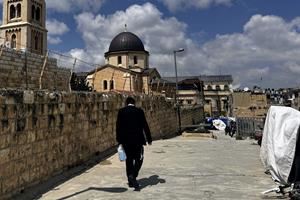 Gerusalemme, l'occupazione israeliana è anche sui tetti della Città Vecchia