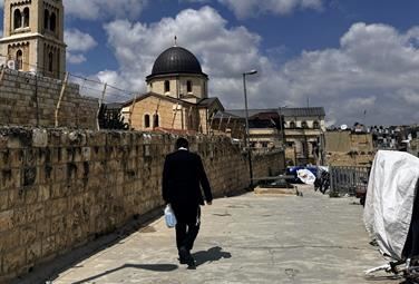 Gerusalemme, ora l'occupazione israeliana è anche sui tetti della Città Vecchia