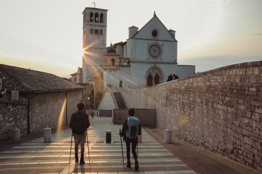 Umbria, verso la Basilica di San Francesco ad Assisi - Foto Cammini d'Italia - Ufficio Stampa