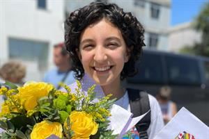 Dal cancro ai migranti: l'altruismo di Marta, "alfiere" a 15 anni