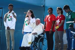 Il Papa ai giovani: Cristo vive e ci ama, con lui artigiani di futuro
