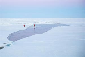 Un viaggio tra i ghiacci dei poli per indagare i cambiamenti climatici