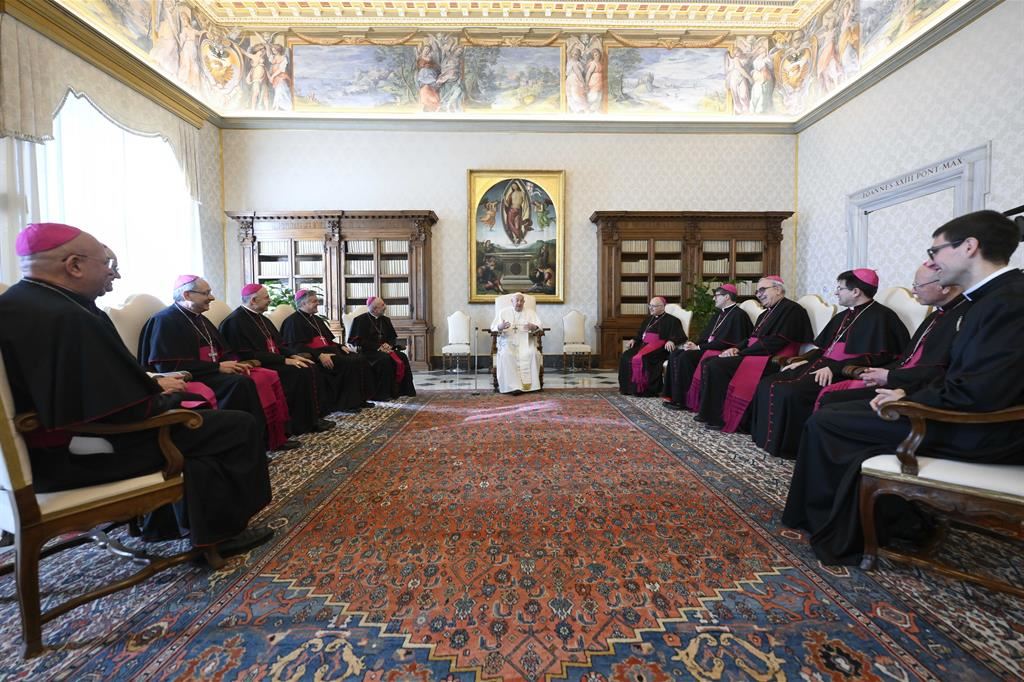 I vescovi delle Marche durante l'incontro con papa Francesco